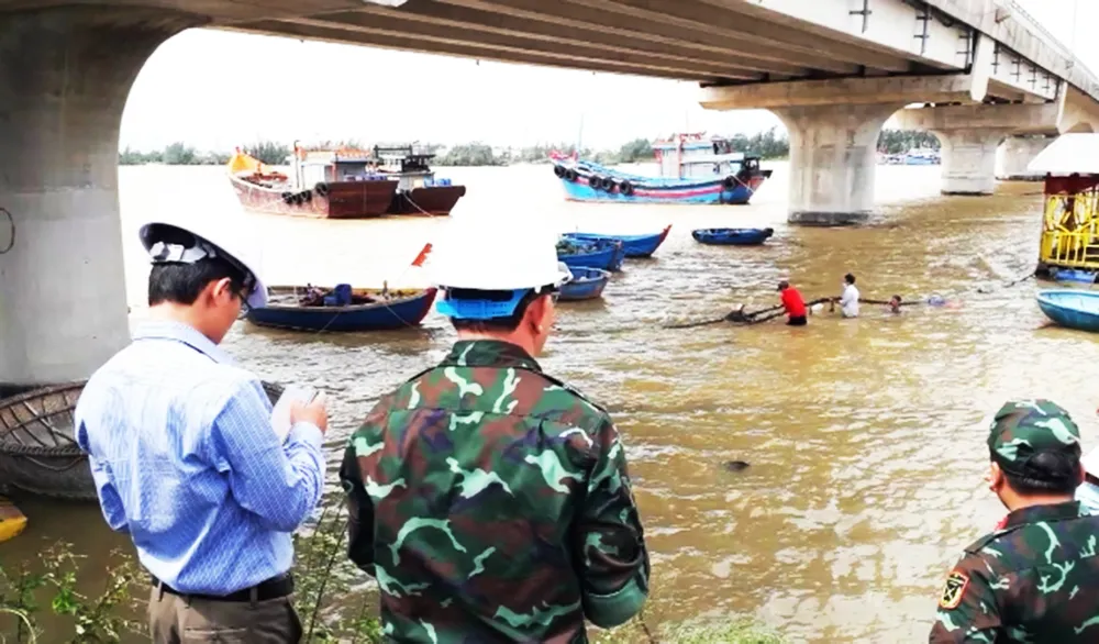 Quảng Ngãi khẩn trương khắc phục hậu quả ảnh hưởng bão số 4 ảnh 8