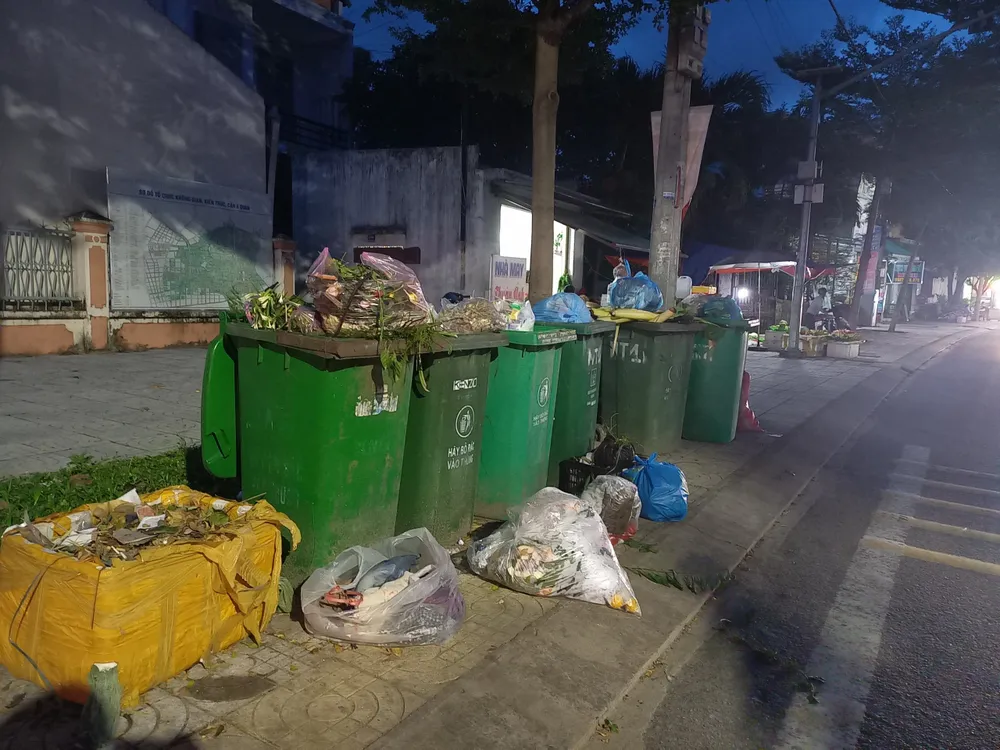 Sau gần 2 ngày rác ùn ứ, nhà máy ở Quảng Ngãi hoạt động trở lại ảnh 1 Sau gần 2 ngày rác ùn ứ, nhà máy ở Quảng Ngãi hoạt động trở lại ảnh 1