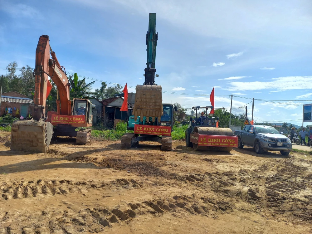 Quảng Ngãi: Khởi công cầu Thạch An nối đôi bờ sông Trà Bồng ảnh 3 Quảng Ngãi: Khởi công cầu Thạch An nối đôi bờ sông Trà Bồng ảnh 3