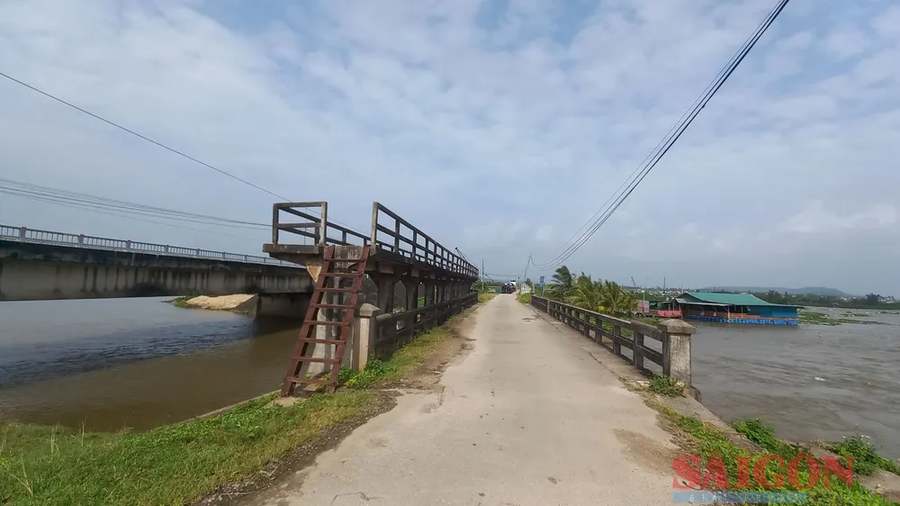 Đập Khê Hòa nối liền xã Tịnh Khê và xã Tịnh Hòa vừa công trình ngăn mặn, giữ ngọt vừa làm công trình giao thông. Ảnh: NGUYỄN TRANG Đập Khê Hòa nối liền xã Tịnh Khê và xã Tịnh Hòa vừa công trình ngăn mặn, giữ ngọt vừa làm công trình giao thông. Ảnh: NGUYỄN TRANG