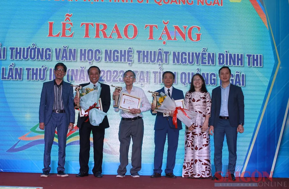 Các nhạc sĩ nhận giải thưởng Văn học nghệ thuật Nguyễn Đình Thi trong lĩnh vực âm nhạc. Ảnh: NGUYỄN TRANG Các nhạc sĩ nhận giải thưởng Văn học nghệ thuật Nguyễn Đình Thi trong lĩnh vực âm nhạc. Ảnh: NGUYỄN TRANG