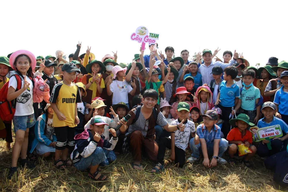 Trẻ em nô nức tham gia Lễ hội Ngày mùa. Ảnh: NGUYỄN TRANG Trẻ em nô nức tham gia Lễ hội Ngày mùa. Ảnh: NGUYỄN TRANG