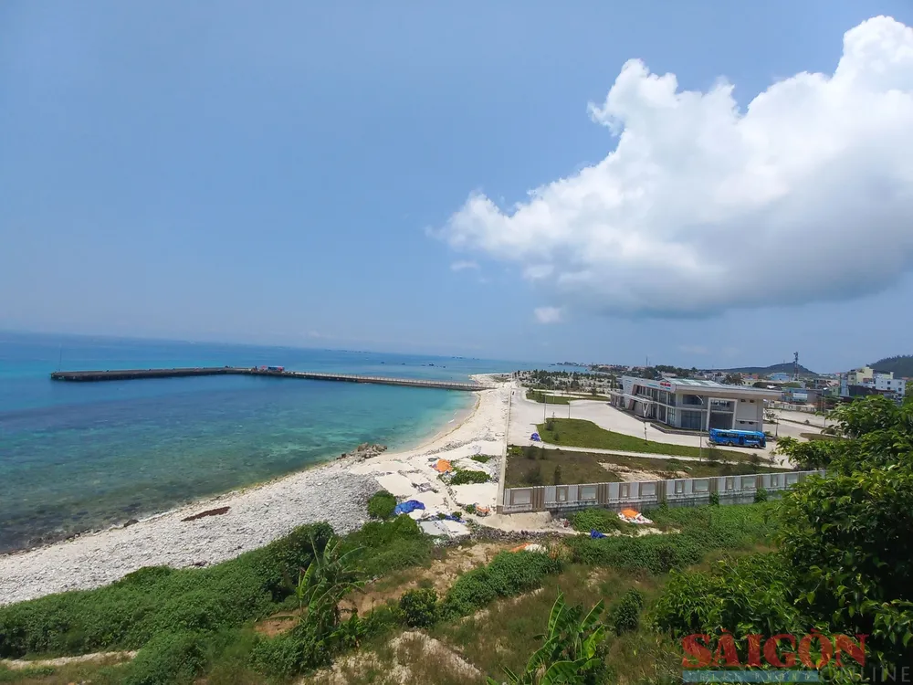 Một góc huyện đảo Lý Sơn. Ảnh: NGUYỄN TRANG