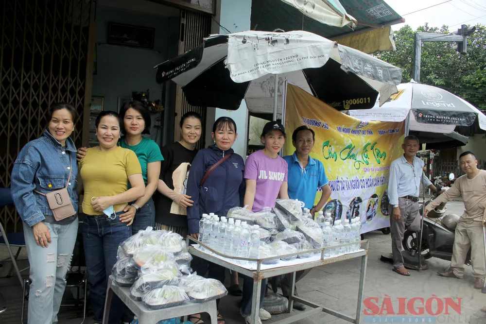 Hoạt động "Cơm chay từ tâm" do Hội Người khuyết tật tỉnh Quảng Ngãi phối hợp CLB Đường phố và Quán chay Tâm An tổ chức. Ảnh: NGUYỄN TRANG Hoạt động "Cơm chay từ tâm" do Hội Người khuyết tật tỉnh Quảng Ngãi phối hợp CLB Đường phố và Quán chay Tâm An tổ chức. Ảnh: NGUYỄN TRANG
