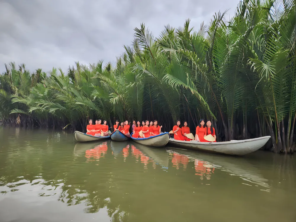 Khách tham quan rừng dừa nước Mỹ Khê (xã Tịnh Khê, TP Quảng Ngãi) Khách tham quan rừng dừa nước Mỹ Khê (xã Tịnh Khê, TP Quảng Ngãi)