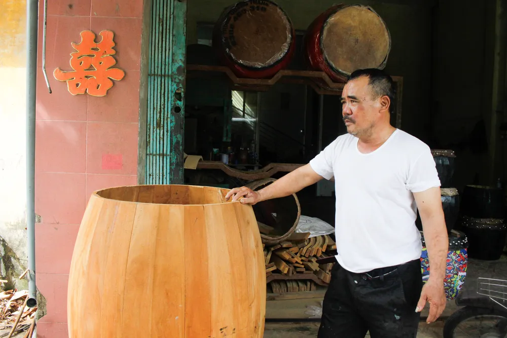 Ông Thắng chia sẻ về chuyện lập nghiệp xa quê. Ảnh: NGUYỄN TRANG Ông Thắng chia sẻ về chuyện lập nghiệp xa quê. Ảnh: NGUYỄN TRANG