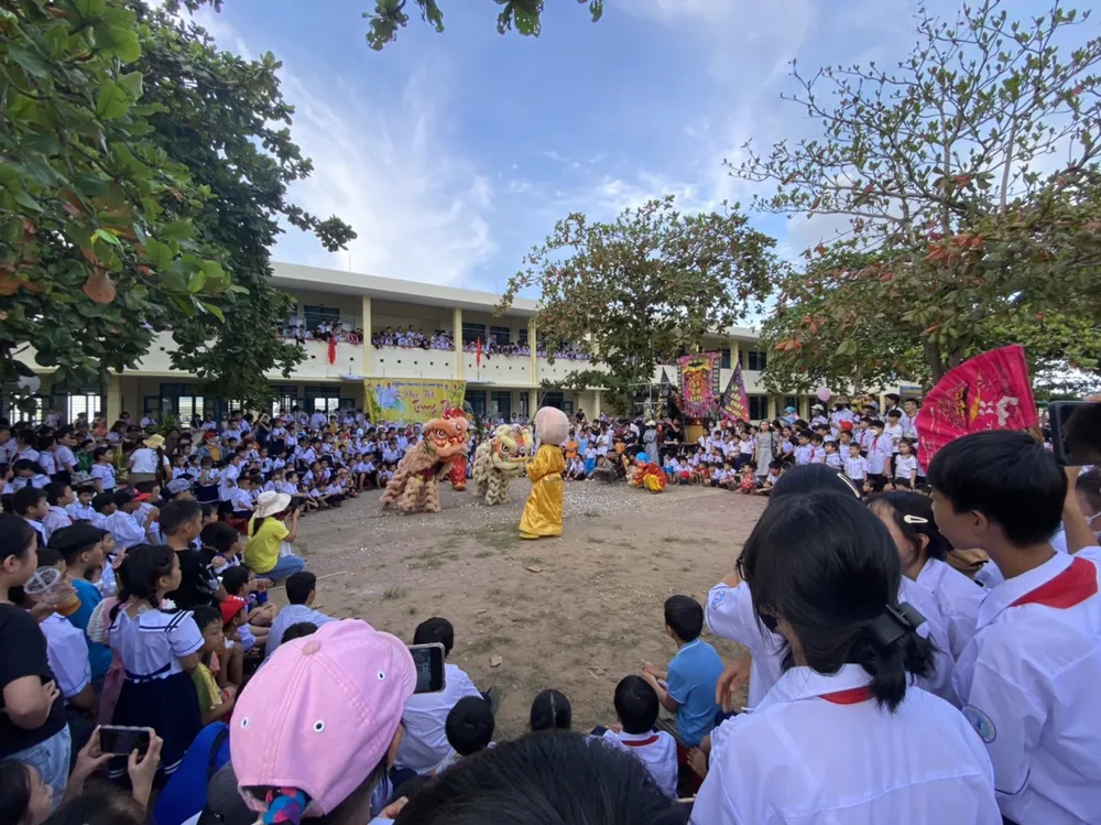 Trung thu mang đến các em nhỏ niềm vui, phấn khởi trong năm học mới. Ảnh: NGUYỄN TRANG Trung thu mang đến các em nhỏ niềm vui, phấn khởi trong năm học mới. Ảnh: NGUYỄN TRANG