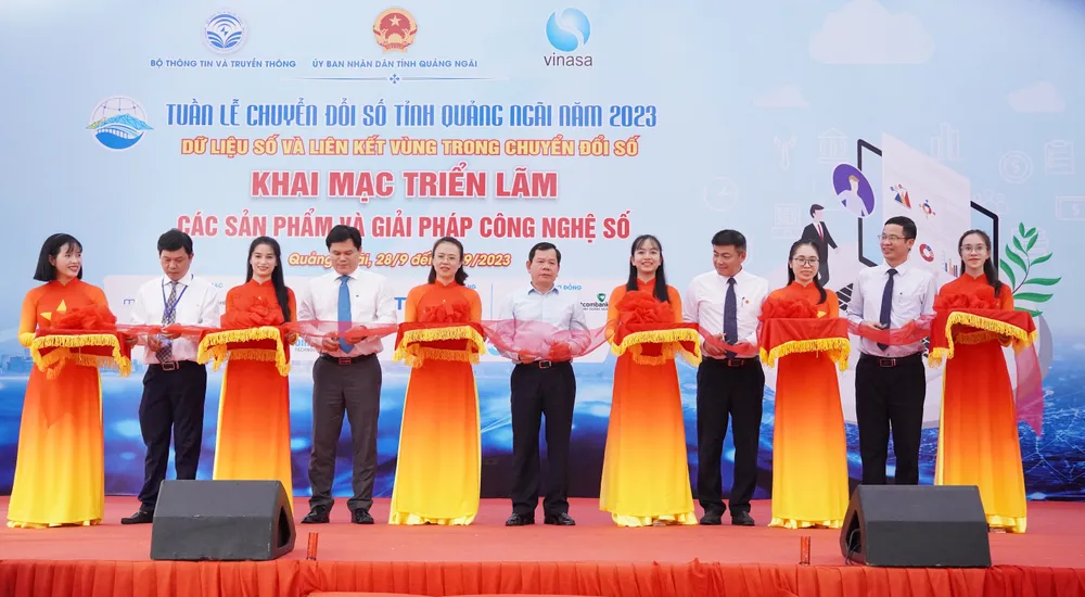 Khai mạc triển lãm các sản phẩm và giải pháp công nghệ số Khai mạc triển lãm các sản phẩm và giải pháp công nghệ số