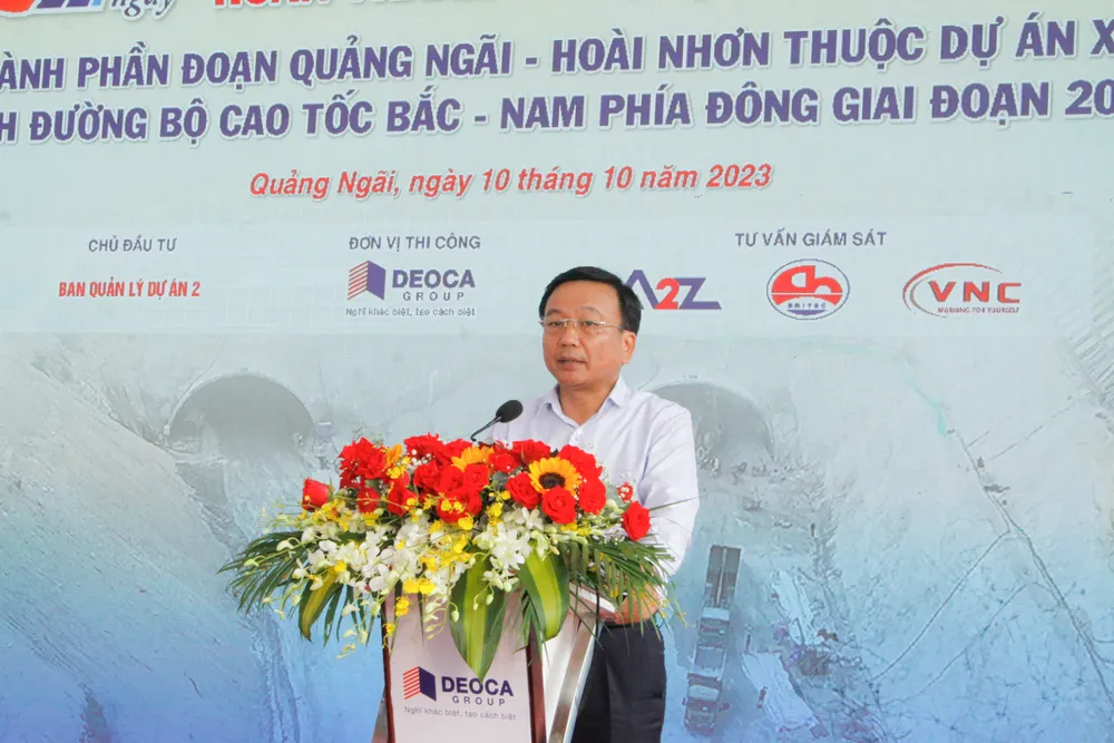 Thứ trưởng Bộ GTVT phát biểu tại buổi lễ. Ảnh: NGUYỄN TRANG