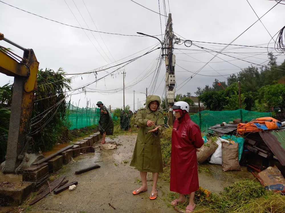 Ban Chỉ huy Quân sự huyện đảo Lý Sơn giúp dân khơi dòng chảy Ban Chỉ huy Quân sự huyện đảo Lý Sơn giúp dân khơi dòng chảy
