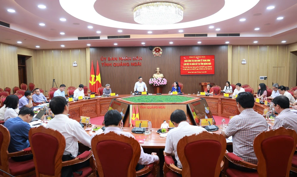 Quang cảnh buổi làm việc quanh cảnh kỳ thi