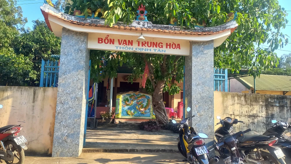 Hằng năm, nơi đây đều làm nghi lễ giỗ ông Nam Hải. Ảnh: NGUYỄN TRANG 20250509_071207.jpg