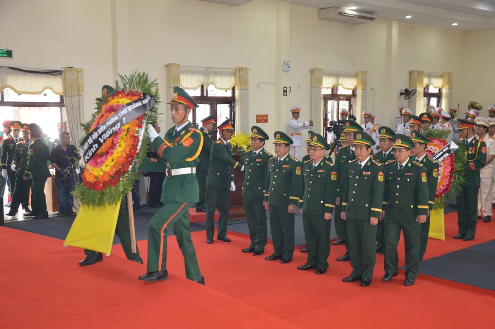 Bộ Chỉ huy BĐBP tỉnh Quảng Ngãi kính viếng DSC_0195.JPG