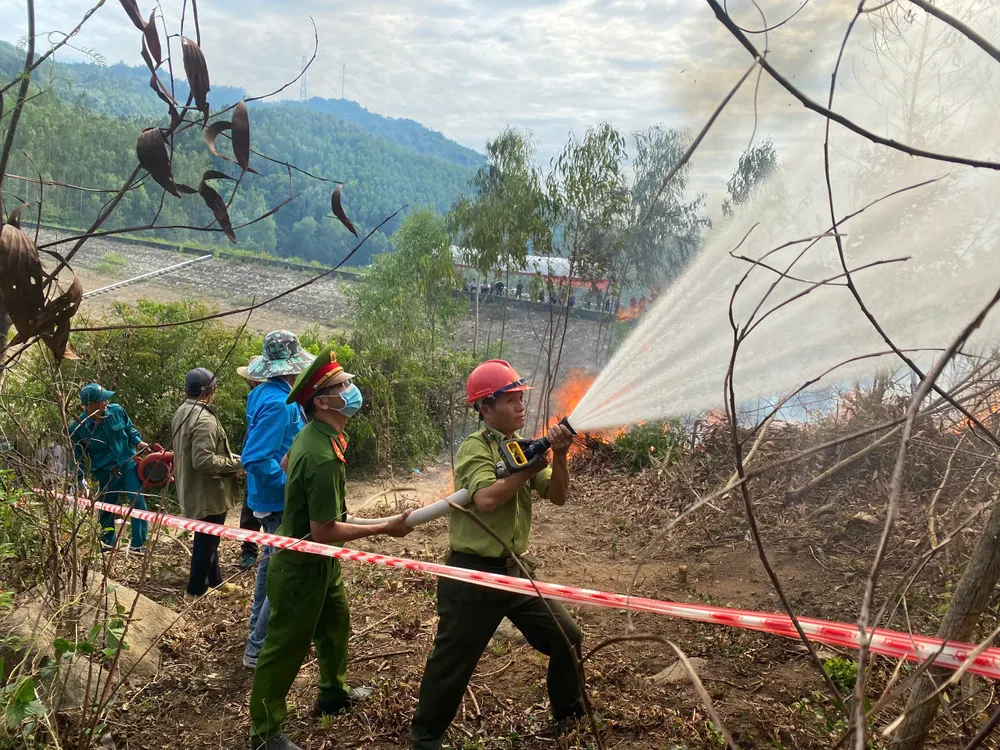 Diễn tập phòng, chống cháy rừng tại Quảng Ngãi Nắng nóng, cảnh báo cháy rừng ở Quảng Ngãi