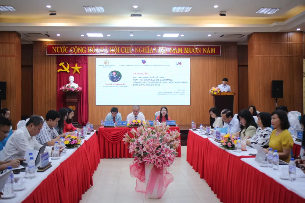 Quang cảnh buổi hội thảo. Ảnh: NGUYỄN TRANG Chuyển đổi sáng tạo, tích hợp công nghệ số theo hướng “báo chí di động”
