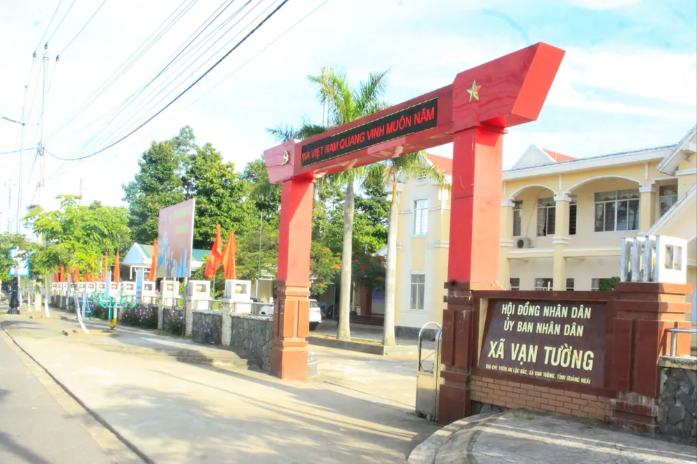 Xã Vạn Tường, tỉnh Quảng Ngãi, đi vào hoạt động. Ảnh: NGUYỄN TRANG van tuong 1 (1 of 1).jpg