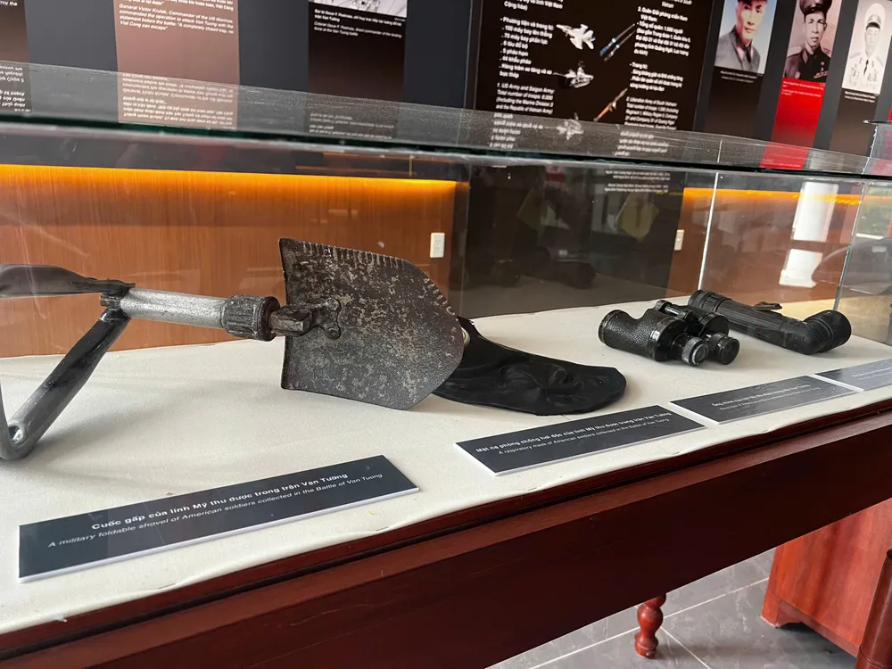 Das Van Tuong Victory Museum zeigt derzeit 132 Fotodokumente, 56 Artefakte und viele Dokumente über die Schlachten, die den Van Tuong-Sieg ausmachten. 674501209610297708.jpg