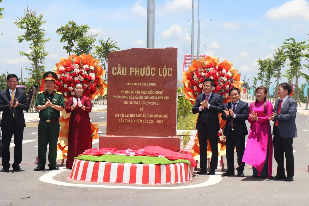 Gắn biển công trình cầu Phước Lộc 1714336701851007186.jpg