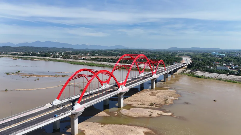 Cầu Phước Lộc là cầu thứ 7 bắt qua sông Trà Khúc cầu phước lộc.jpg