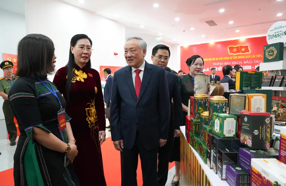 Các sản phẩm đặc trưng địa phương mở ra hướng phát triển kinh tế DSC09114.jpg