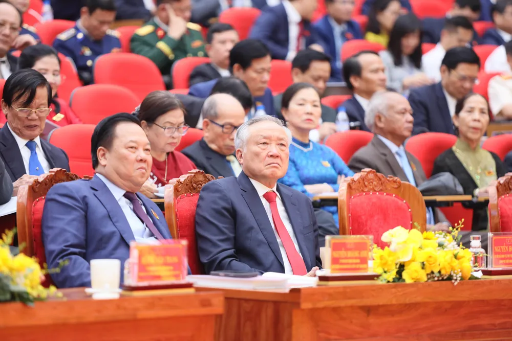 Phó Thủ tướng Thường trực Chính phủ nghe báo cáo, tham luận tại đại hội. Ảnh: BTC sggp 7.jpg