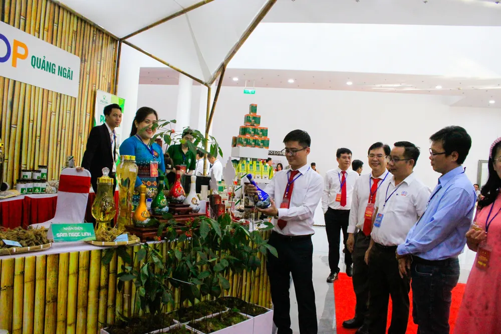 Không gian trưng bày sản phẩm OCOP Quảng Ngãi kéo dài đến ngày 12-9. Ảnh: NGUYỄN TRANG TRUNG BAY 4 (1 of 1).jpg