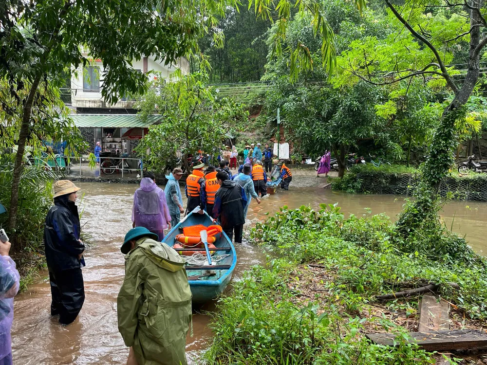 Đến 10 giờ 20 phút ngày 29-10, lực lượng chức năng đã tìm thấy nạn nhân nguyễn tran