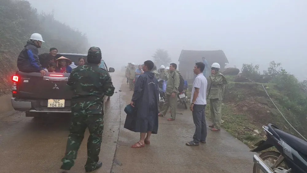 Chủ động di dời người dân đến nơi an toàn 467774398418634516.jpg