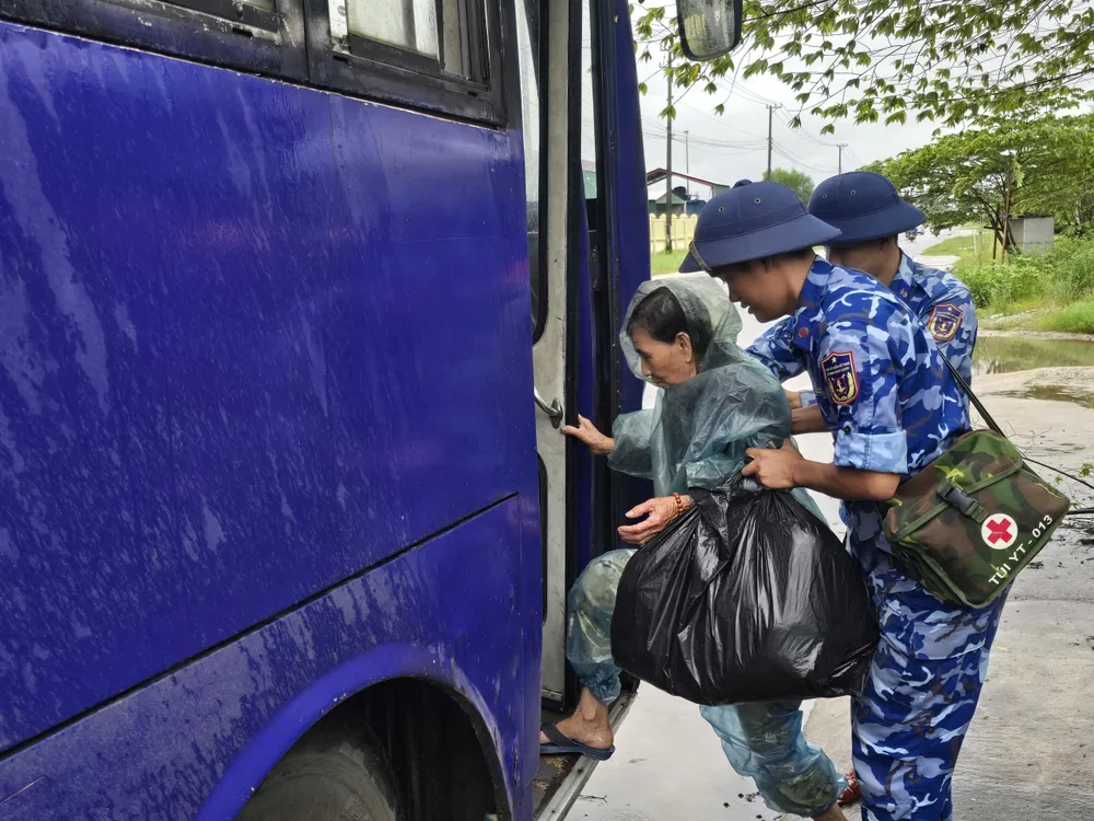 cản sat bien (2).jpg