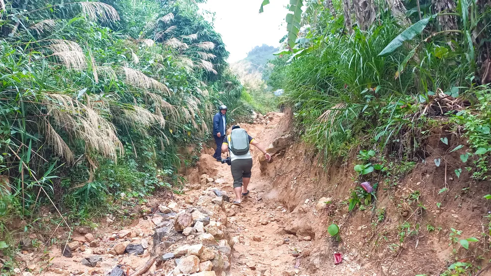 ភូមិត្រាអូយមានគ្រួសារចំនួន ១០៦ គ្រួសារ ហើយផ្លូវដែលនាំទៅដល់ភូមិនេះទទួលរងការរអិលបាក់ដីធ្ងន់ធ្ងរក្នុងរដូវវស្សា។ រូបថត៖ ង្វៀនត្រាង tra oi 10 (1 of 1).jpg