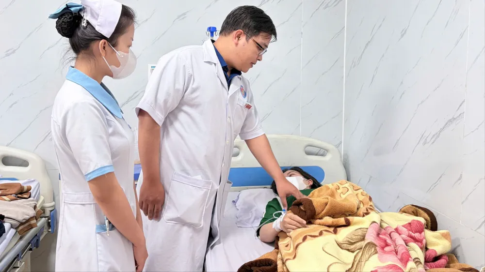 Tạm ngưng chuỗi cơ sở bánh mì nghi gây ngộ độc thực phẩm ở Quảng Ngãi