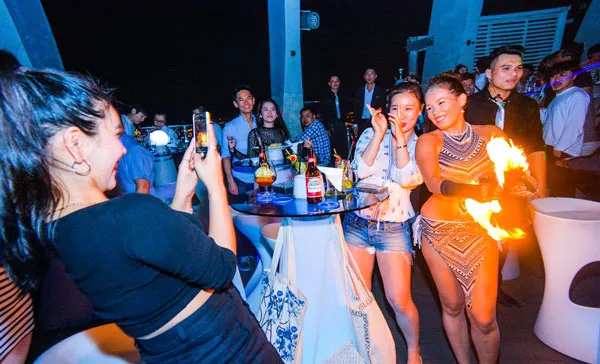 SKY36 đón sinh nhật 3 năm bằng "dạ tiệc trắng" sôi động  ảnh 5