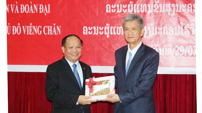 Đoàn đại biểu cấp cao TPHCM chào xã giao lãnh đạo nước CHDCND Lào ảnh 4 Đoàn đại biểu cấp cao TPHCM chào xã giao lãnh đạo nước CHDCND Lào ảnh 4