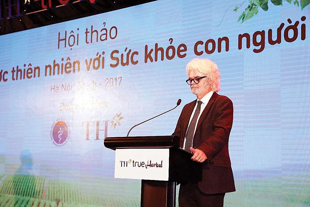 Gấc đỏ lọt vào “mắt xanh” nhà khoa học Đức, Hà Lan ảnh 1 Gấc đỏ lọt vào “mắt xanh” nhà khoa học Đức, Hà Lan ảnh 1