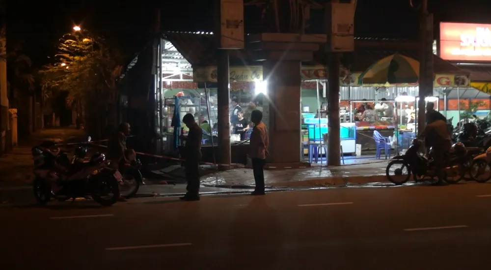 2 kẻ lạ mặt đâm tử vong nhân viên quán ốc ảnh 2