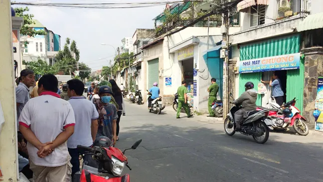 Hốt hoảng phát hiện 3 người trong 1 gia đình tử vong ở TPHCM ảnh 1 Hốt hoảng phát hiện 3 người trong 1 gia đình tử vong ở TPHCM ảnh 1