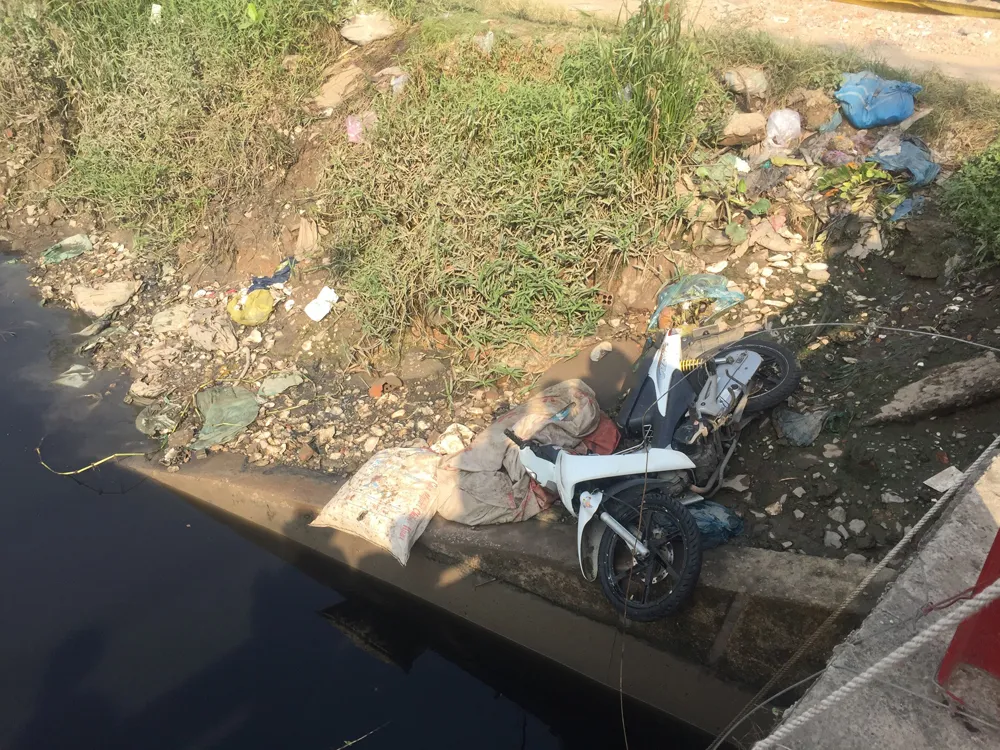 Vụ người nhái lặn tìm người nghi rớt sông: Chủ xe máy trình diện ảnh 2