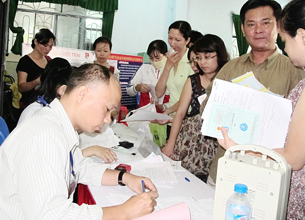 Sợ bị phạt tù, nhiều giám đốc nộp tiền nợ BHXH ảnh 1 Sợ bị phạt tù, nhiều giám đốc nộp tiền nợ BHXH ảnh 1