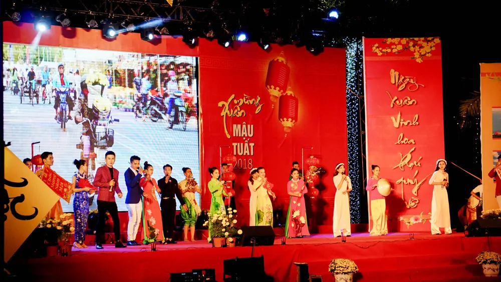 “Xuân trên đất biển Hà Tiên” - Chương trình nghệ thuật chào mừng thị xã Hà Tiên tròn 20 tuổi ảnh 2