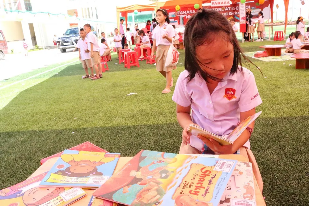 Có một mùa khai giảng ý nghĩa cùng sách ảnh 1