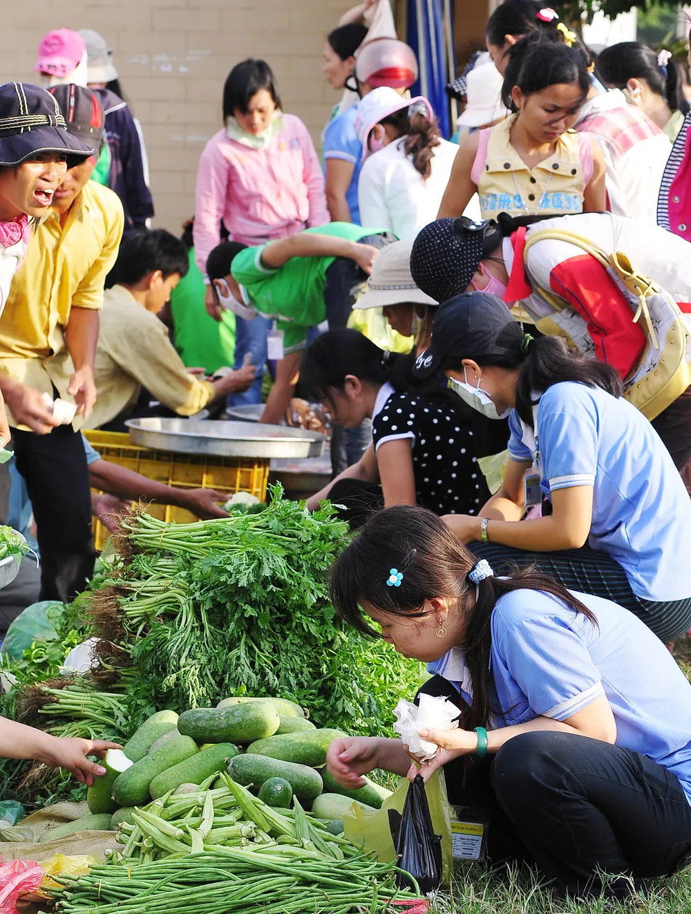 Công nhân TPHCM sống ra sao? - Bài 1: Làm tối đa, hưởng tối thiểu ảnh 2