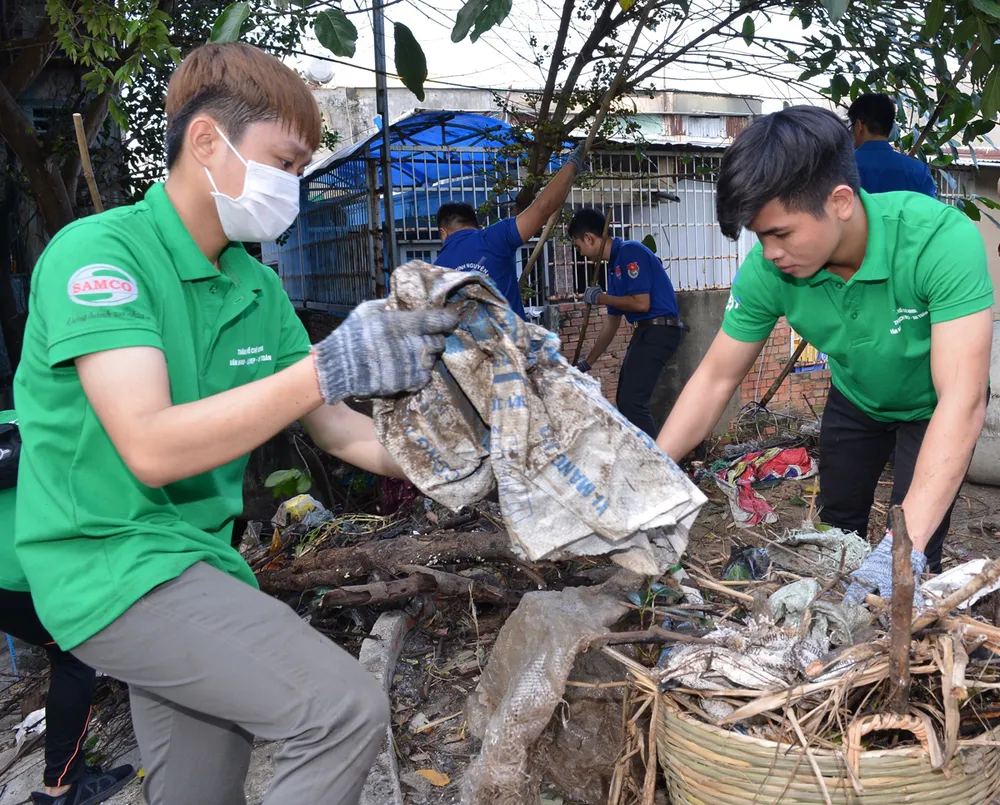 TPHCM phát động toàn dân không xả rác ra đường và kênh rạch ảnh 3