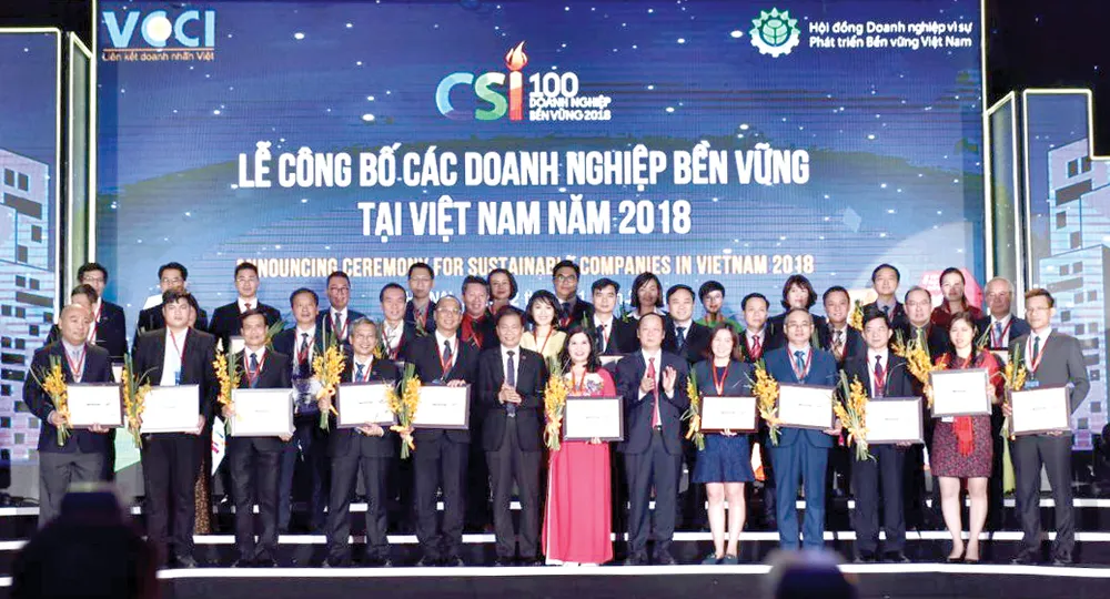 Công ty CP Tập đoàn Xây dựng Hòa Bình nhận giải thưởng Doanh nghiệp bền vững năm 2018 ảnh 2