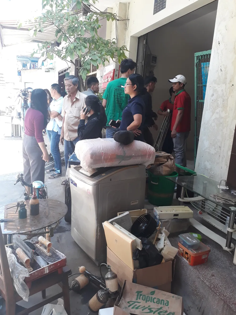 Chung cư nghiêng, TPHCM di dời khẩn cấp 38 hộ dân ảnh 3 Chung cư nghiêng, TPHCM di dời khẩn cấp 38 hộ dân ảnh 3