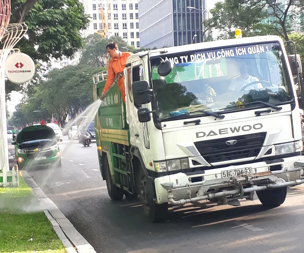 Miệt mài lao động ngày tết ảnh 4