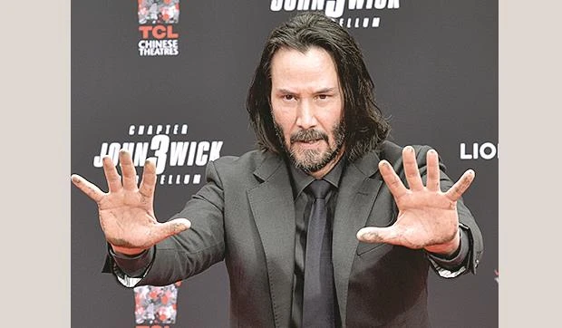 Keanu Reeves in dấu tay, chân tại Hollywood