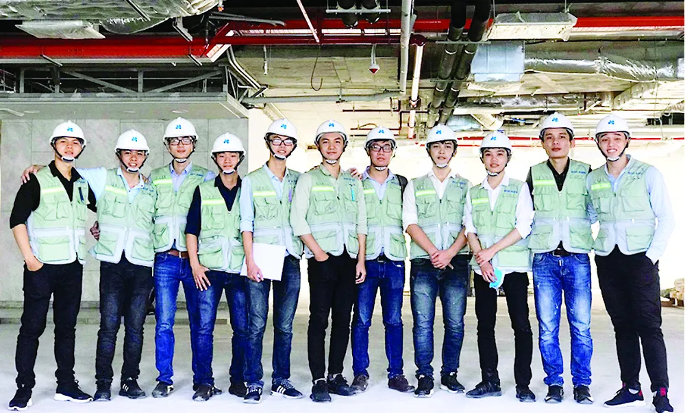 Trao 36 suất học bổng Lê Mộng Đào cho sinh viên Đại học Xây dựng ảnh 3 Trao 36 suất học bổng Lê Mộng Đào cho sinh viên Đại học Xây dựng ảnh 3