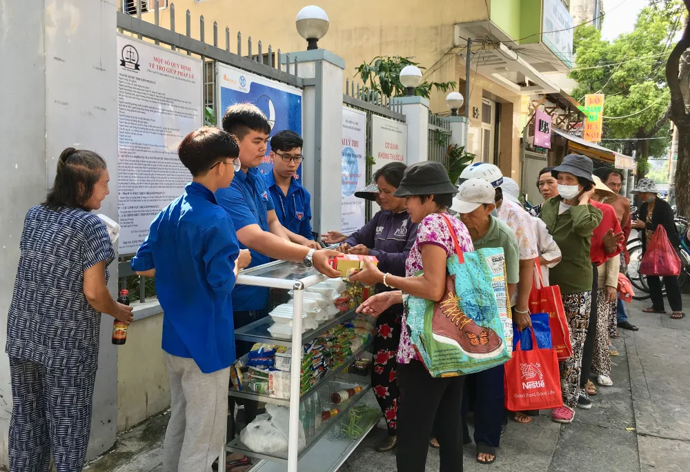 Tấm lòng của các bạn trẻ ảnh 1 Tấm lòng của các bạn trẻ ảnh 1