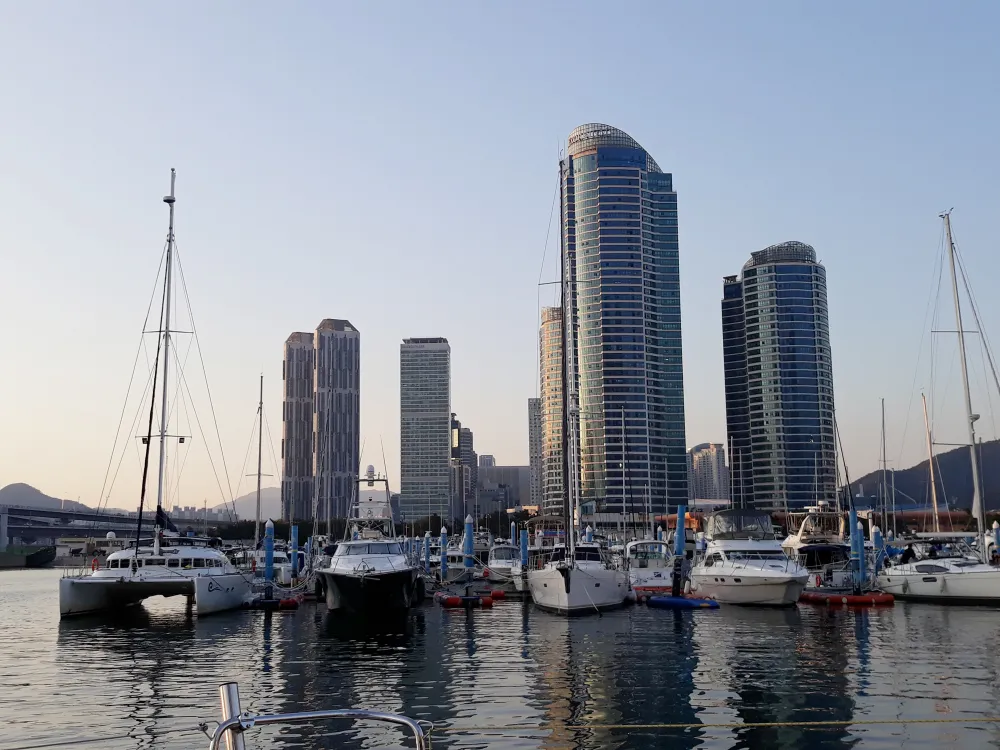 Khám phá những thành phố công nghiệp nổi tiếng ở phía đông nam Hàn Quốc  ảnh 1