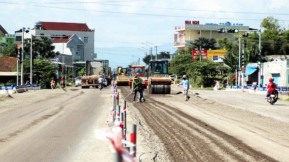 Khắc phục, sửa chữa các đoạn đường hư hỏng trên tuyến QL1A qua tỉnh Bình Định